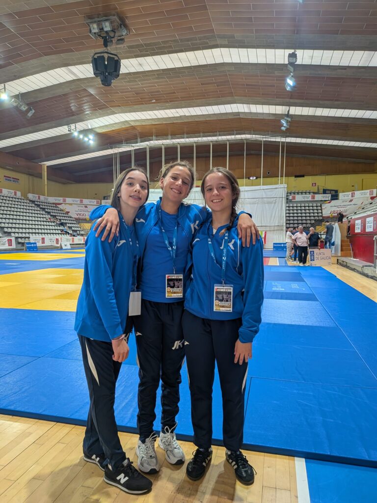 Supercopa de España · Vigo 2026. De izquierda a derecha: Lara, Claudia y Sofía