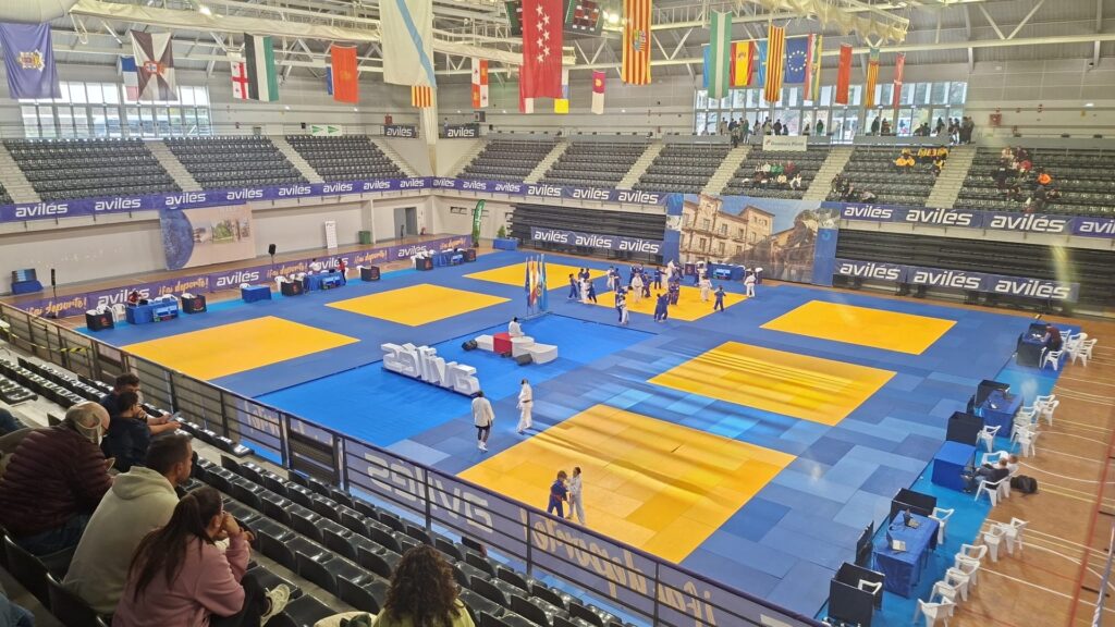 El pabellón de Avilés preparado para la Supercopa.